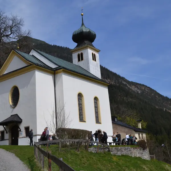 2017 Fahrt nach Thaur eine Osterkrippe zu besichtigen (1)